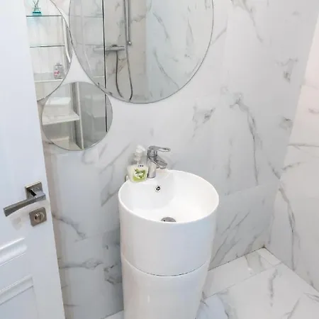 White Apartment Appartamento